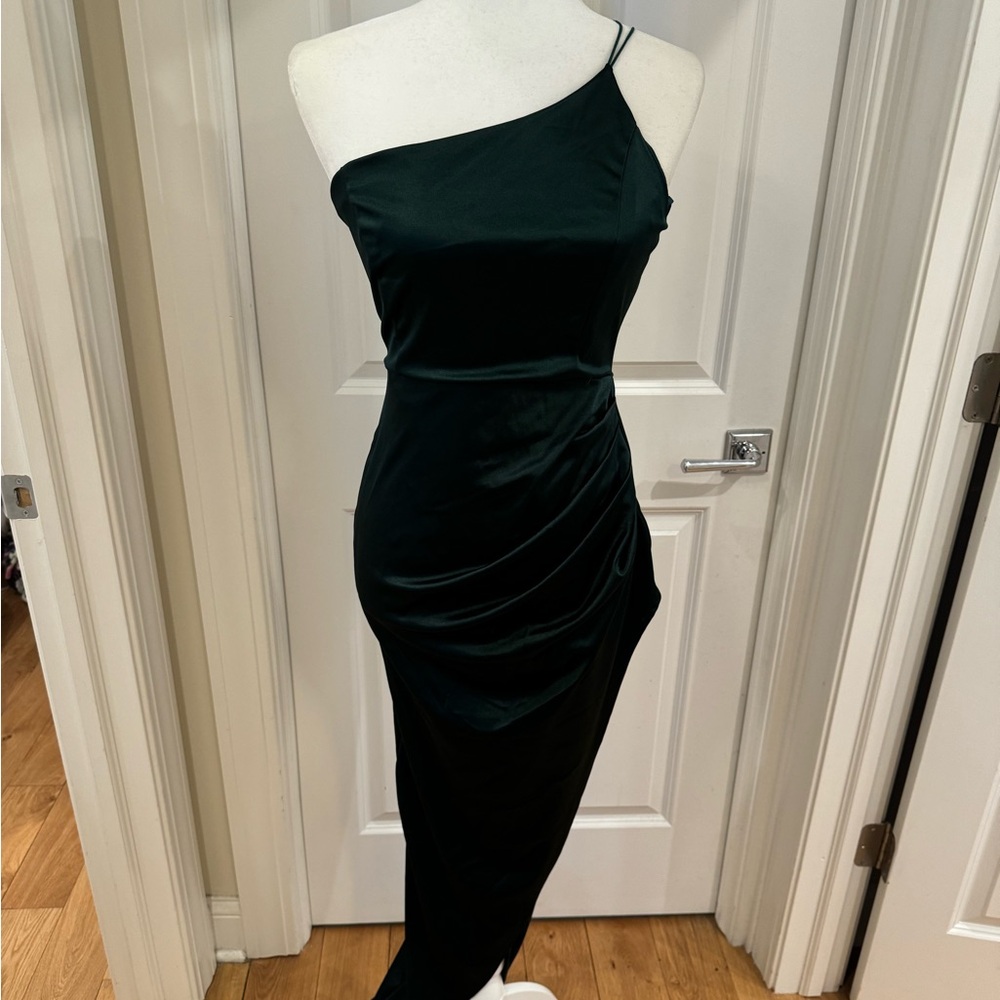 NWT green one shoulder strapped dress